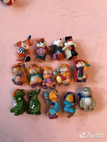 Киндеры 9-х зайцы,лисы,черепашки,попугаи