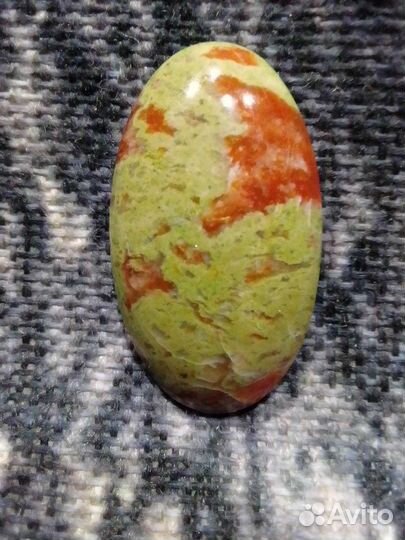 Кабошон унакит