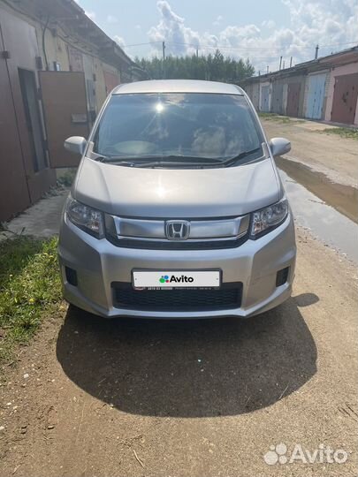 Honda Freed, 2015