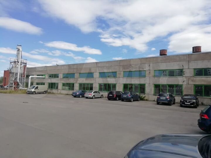 1572м² теплое торгово-складское