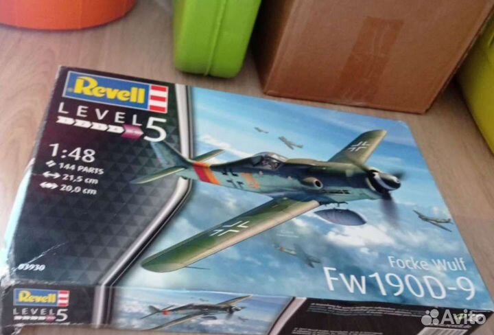 Модель самолета revell