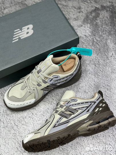 Классные кроссовки New Balance 1906