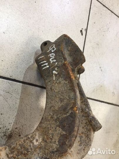 Поворотный кулак передний правый Land Rover