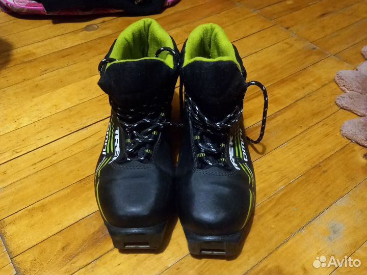 Лыжные ботинки