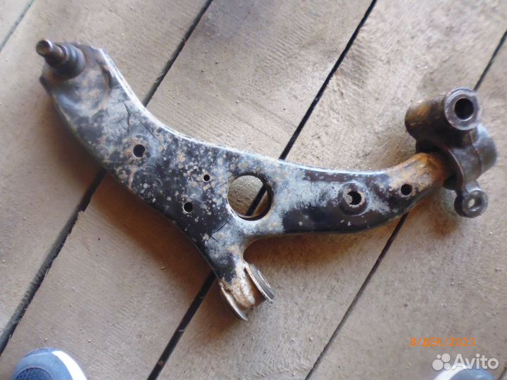 Мазда сх 5 рычаг пер.правый оригинал до 2017г