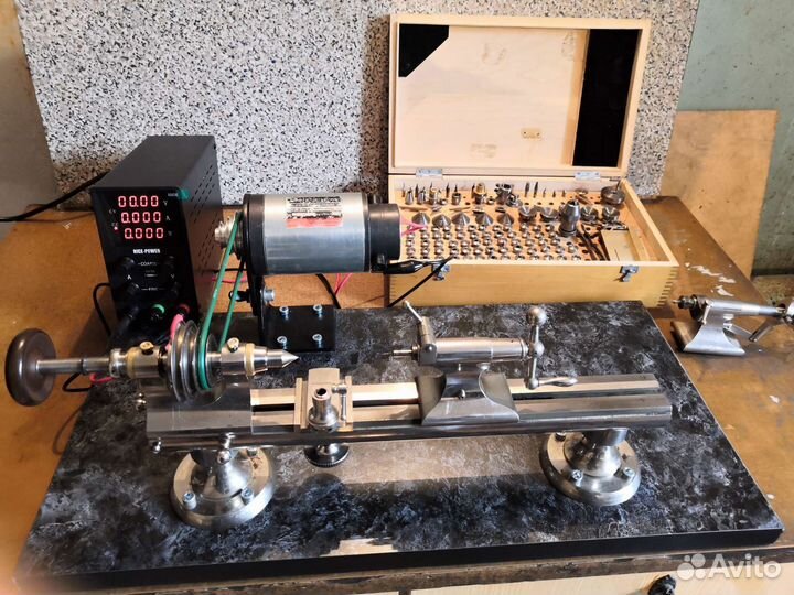 Часовой токарный станок Lorh WW