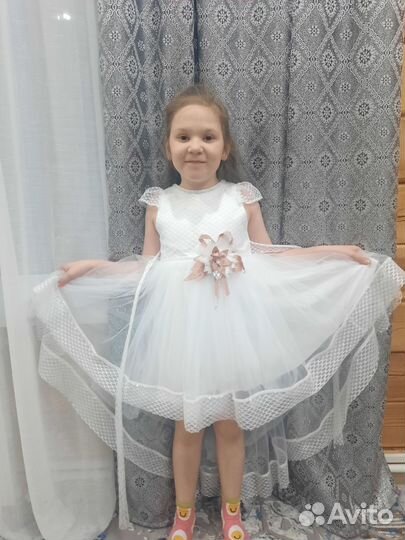 Нарядное платье для девочки 122 128