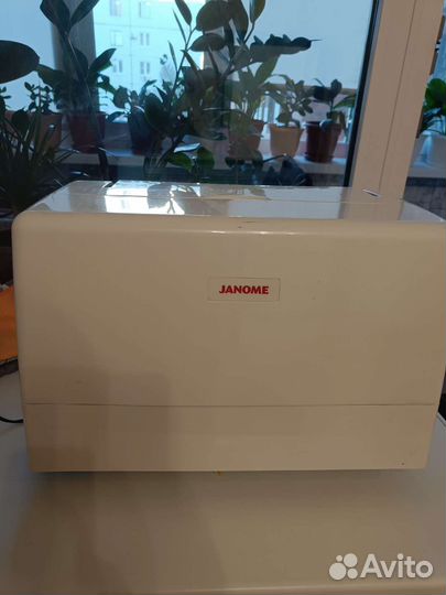 Швейная машина Janome бу