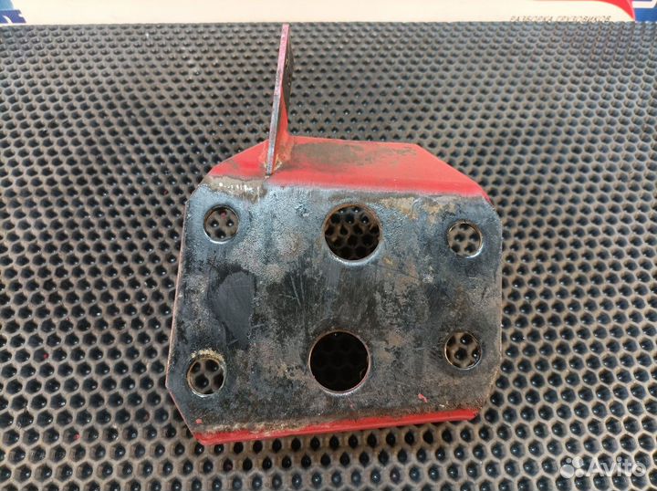 1629924 Кронштейн стойки стабилизатора левый