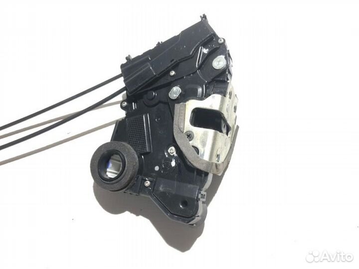 Замок боковой двери передний левый Toyota Vitz