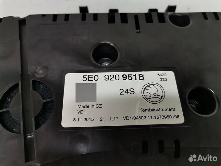 Панель приборов (щиток) Skoda 2015 5E0920951B