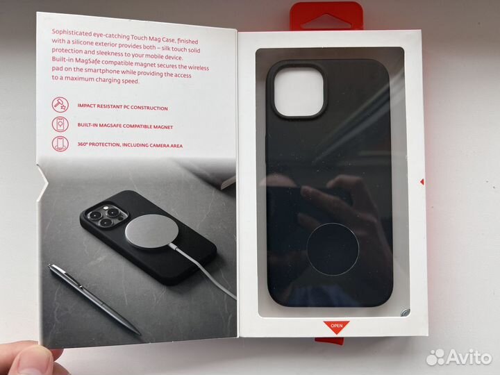 Чехол на iPhone 13