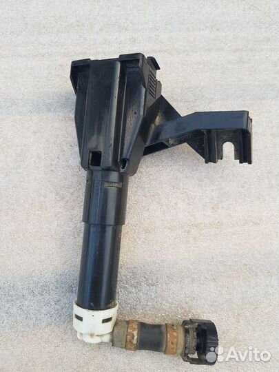 Toyota Land Cruiser 200 Омыватель фары правый