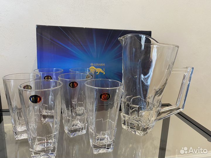 Набор стаканов и графин новый