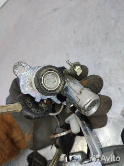 Замок зажигания Hyundai Solaris 1 седан 1.6 Л 2011