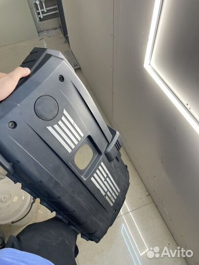 Крышка двигателя bmw e90