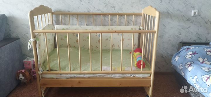 Детская кроватка