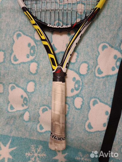 Теннисная ракетка и сумка