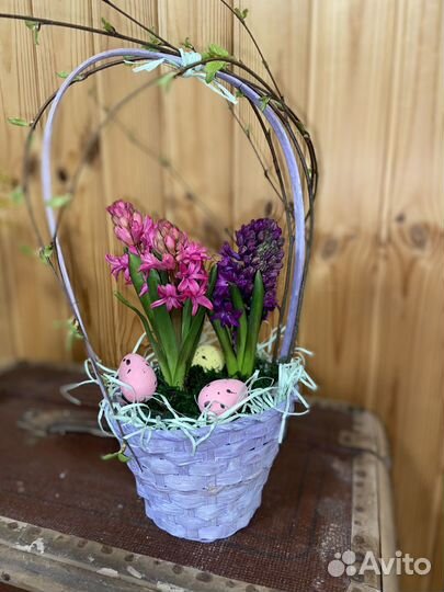 Цветочная композиция в корзинке