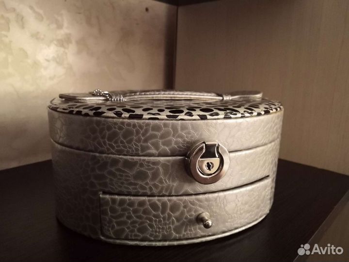 Шкатулка для украшений