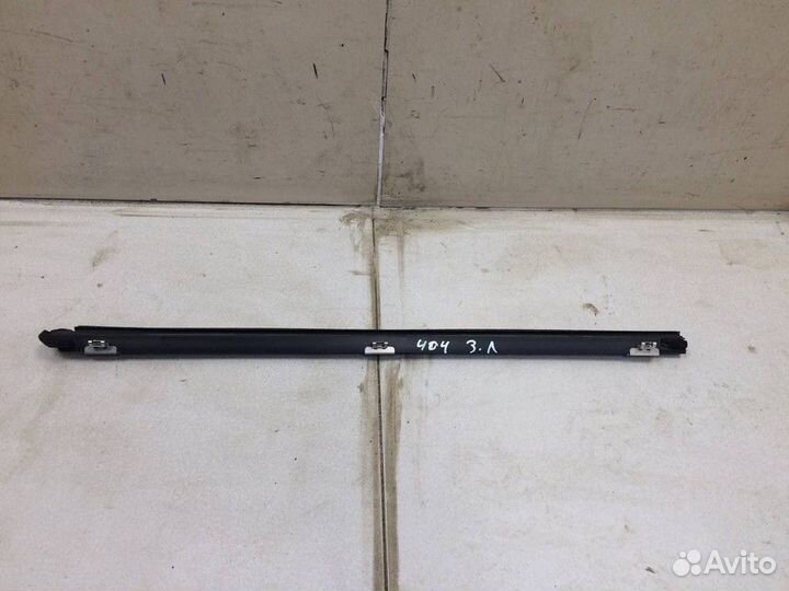 Уплотнитель стекла двери задней левой Toyota Camry