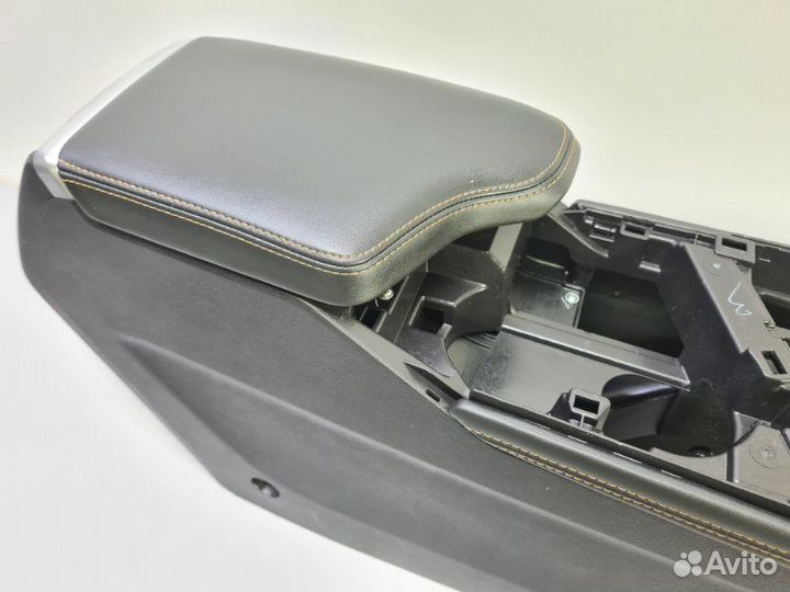 Консоль салона (центральная часть) Omoda S5 2023