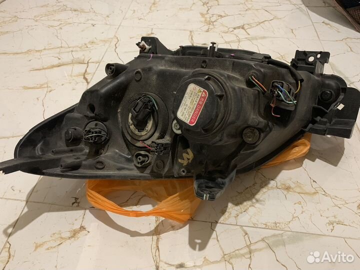 Фара правая mazda demio DY
