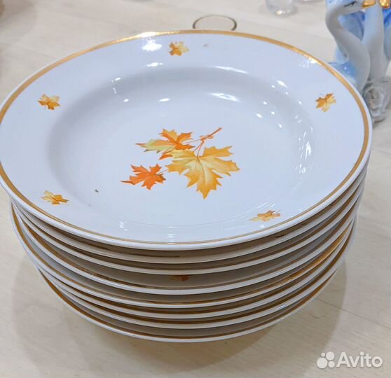 Набор столовых тарелок 