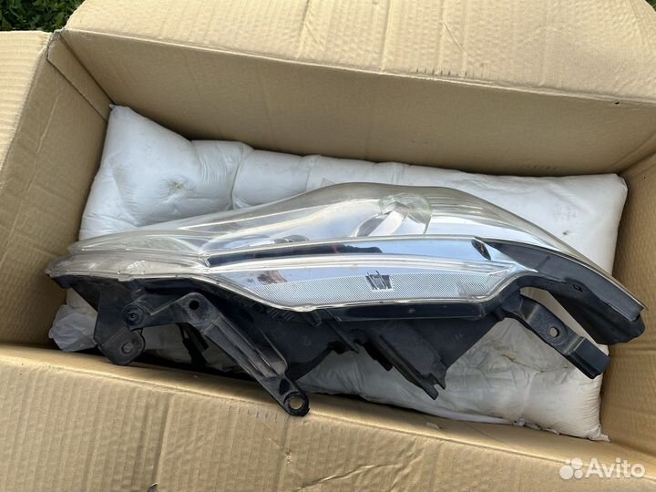 Фара правая на toyota camry 50