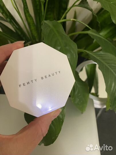 Fenty beauty Хайлайтер