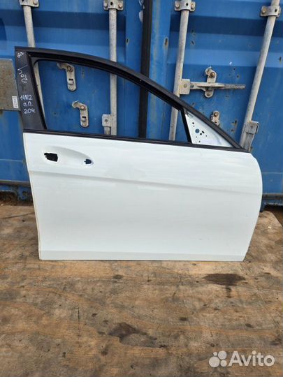 Дверь боковая передняя правая Mercedes C-Class