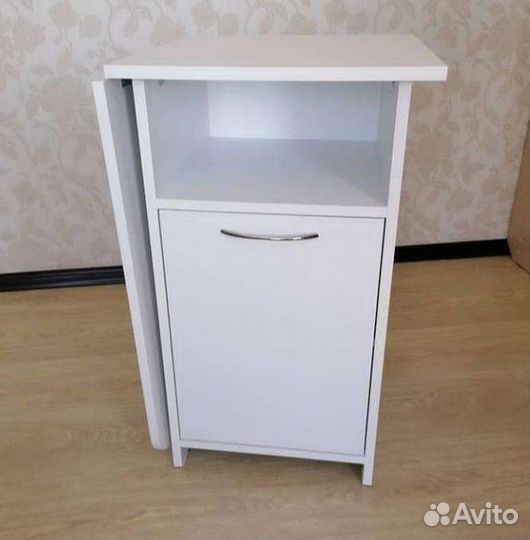 Маникюрный стол складной