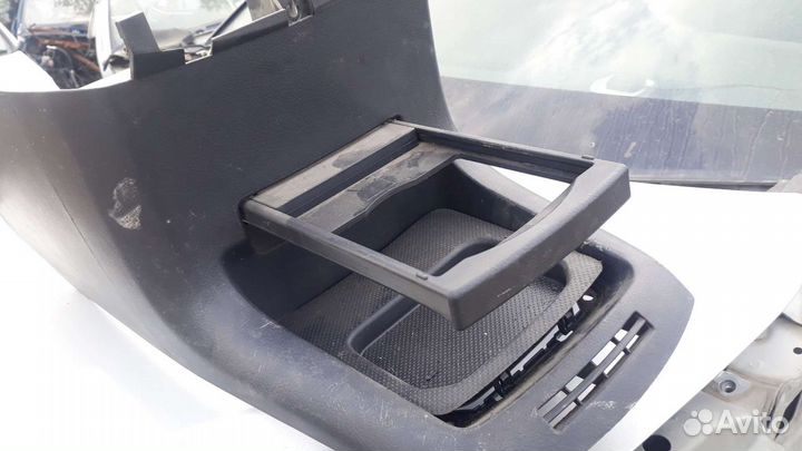 Низ центральной консоли toyota voxy