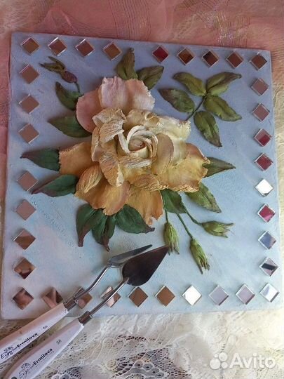 Настенное панно в технике скульптурной живописи