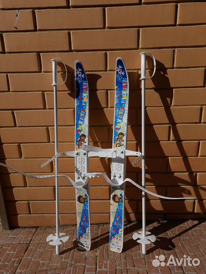 Детские лыжи с палками