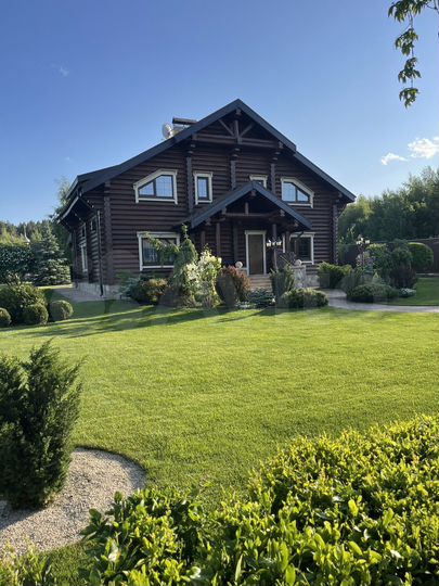 Дом 245 м² на участке 2 га