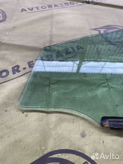 Стекло передней левой двери Lexus rx3