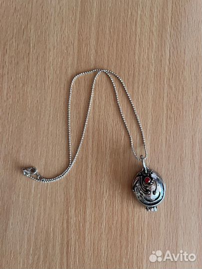Кулон Елены Гилберт 