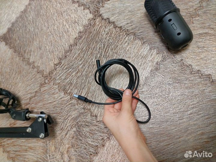 Студийный микрофон hyperx