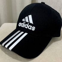 Брендовая бейсболка Adidas, черная