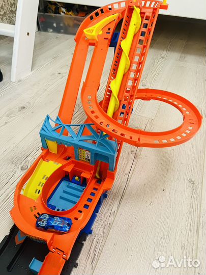 Гоночный трек hot wheels
