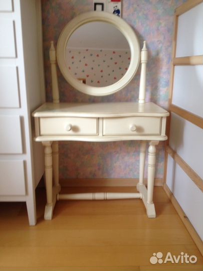 Туалетный столик для девочки