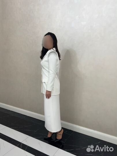 Костюм женский с юбкой