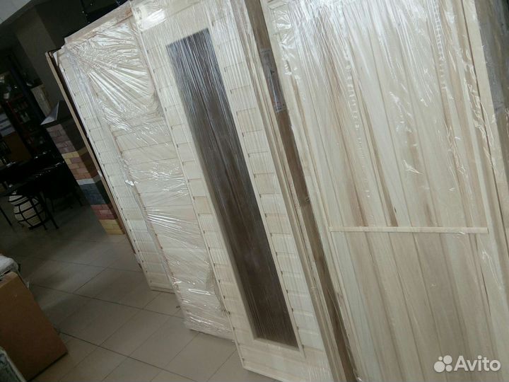 Дверь из липы в парилку бани