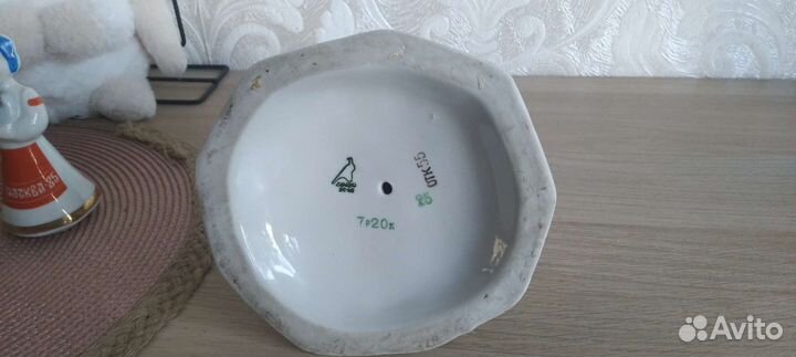 Статуэтка малахитовая шкатулка фарфоровая