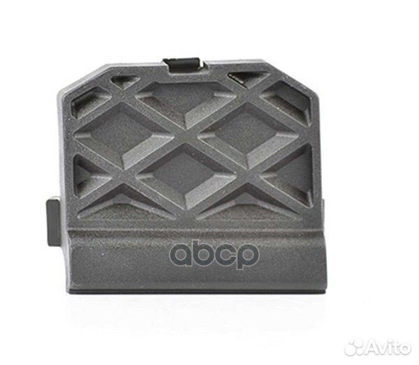 Крышка буксировоч. крюка - задняя BSG 806 1636070