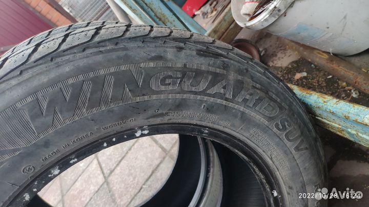 Roadstone Winguard Ice SUV 215/65 R16