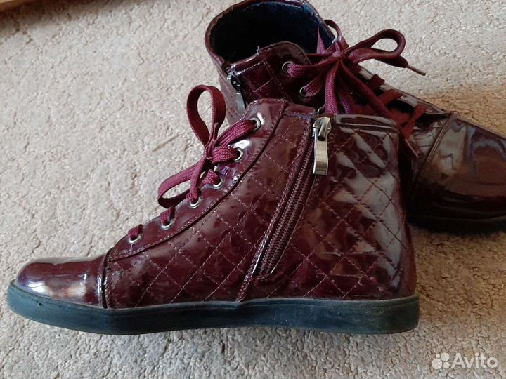 Ботинки лаковые для девочки