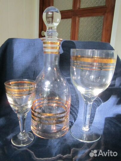 Компания из СССР: графинчик, бокальчик, рюмочка