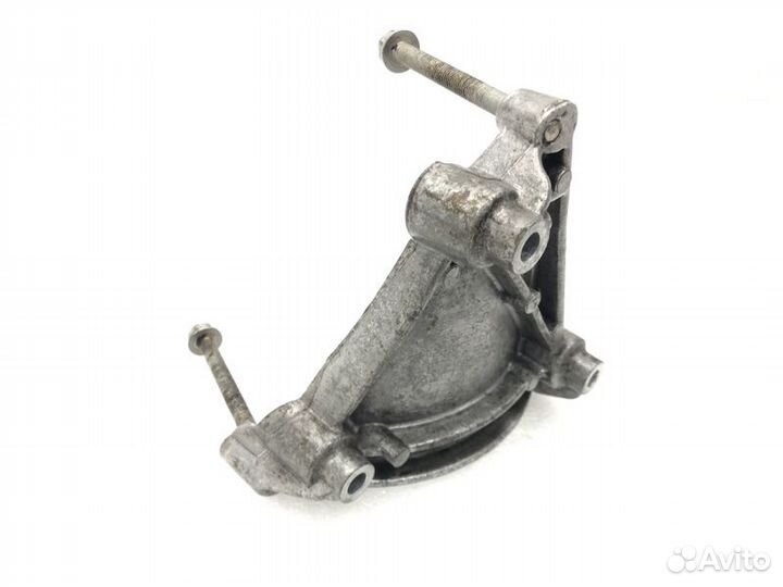 Кронштейн компрессора кондиционера Audi A6 C6 BDW